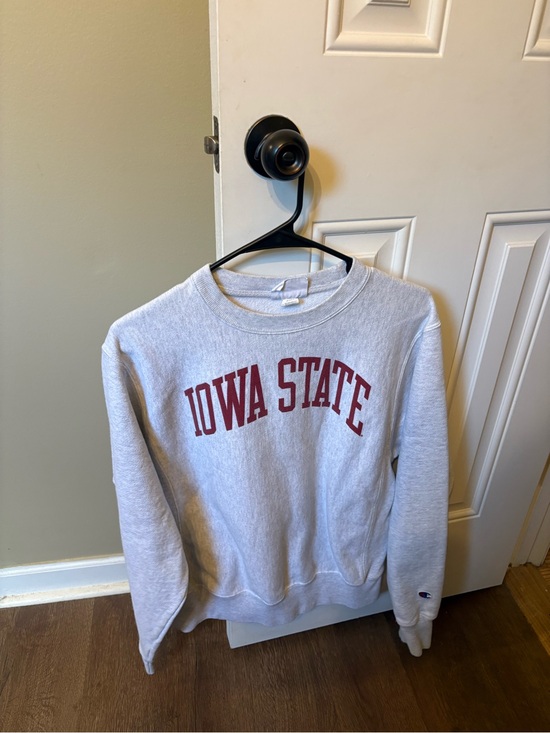 Champion Sweaters - Champion Gray Crewneck Sweatshirt with Cardinal 'Iowa State' Logo